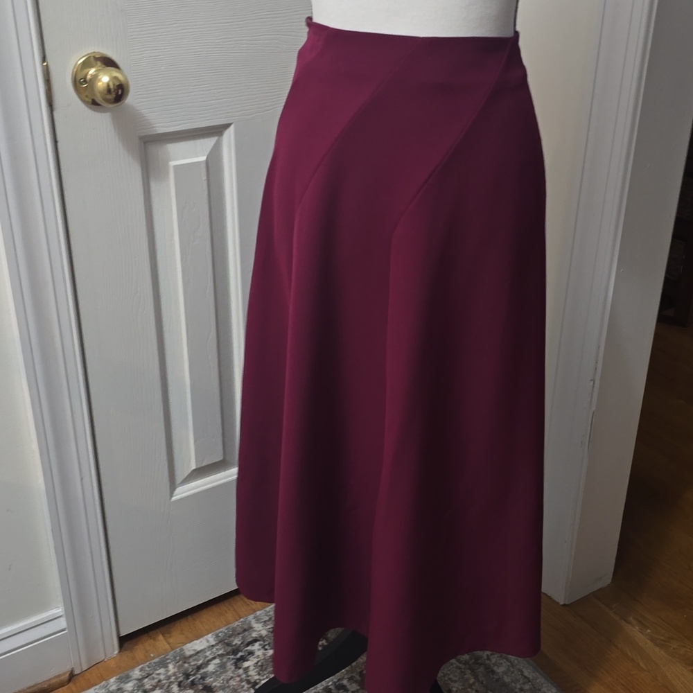 LIZ CLAIBORNE BRAND WOMEN'S BURGUNDY FLARE SKIRT SIZE 10
